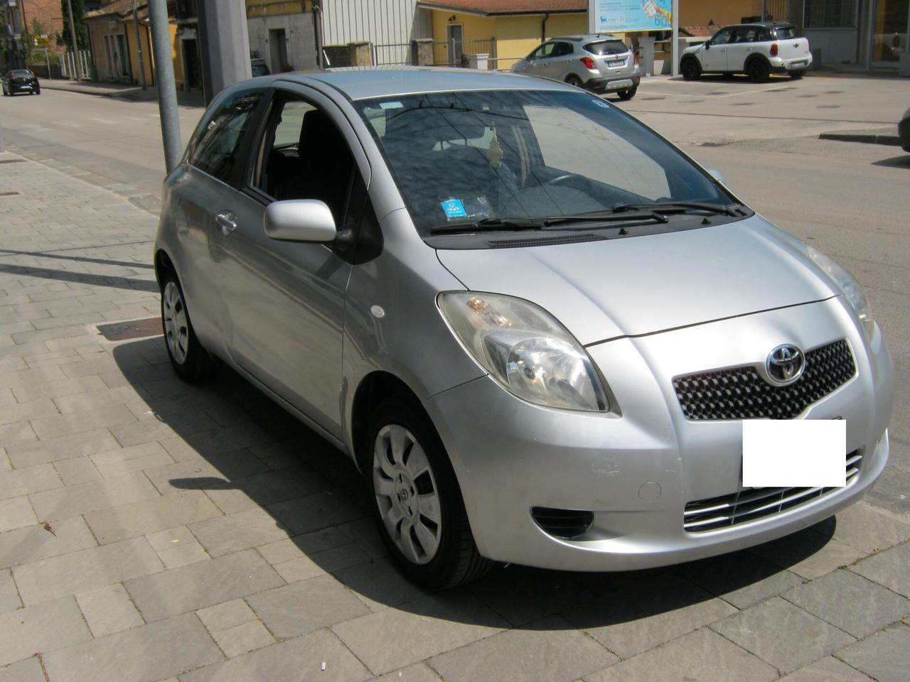Toyota Yaris 1.0 3 porte