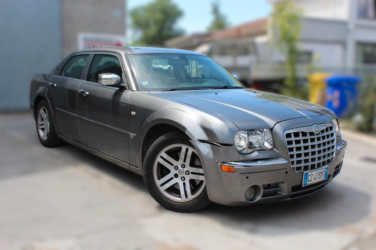 Chrysler 300C 3.0 V6 CRD berlina