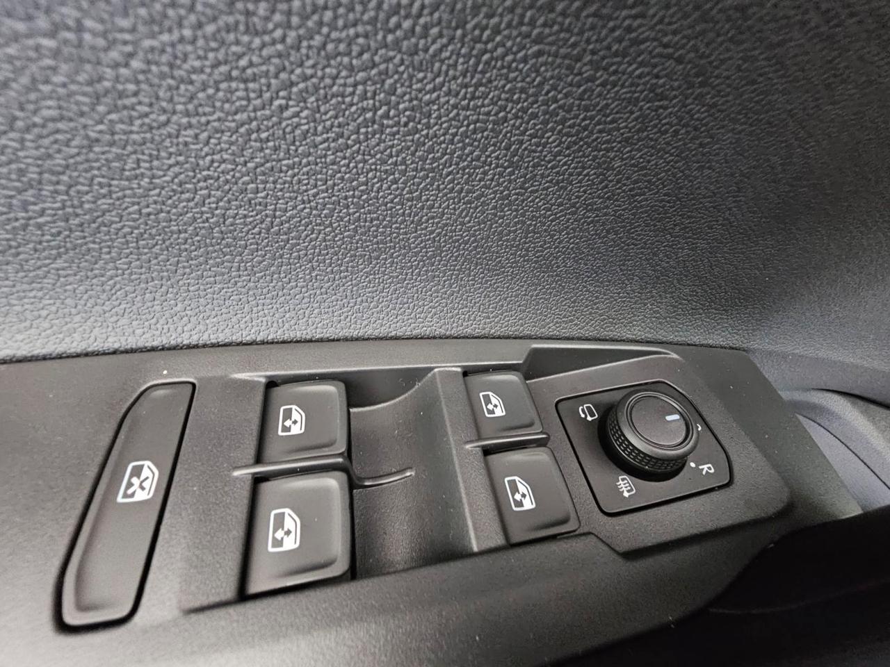 Volkswagen Taigo LIFE C16 Tetto Clima2Zone LED CarPlay Neopatentati