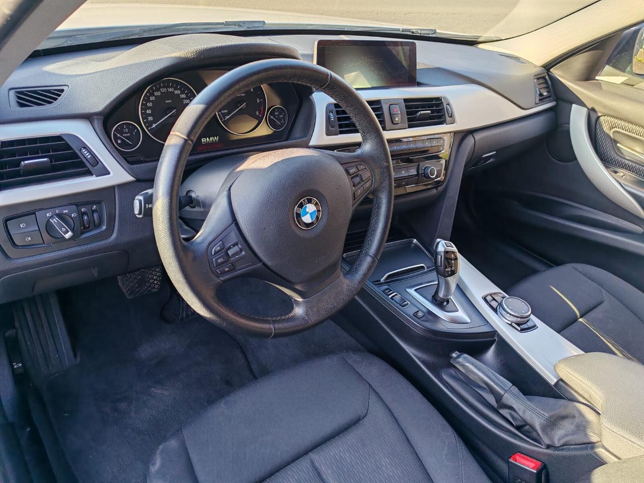 Bmw 320 320d xDrive Touring Luxury