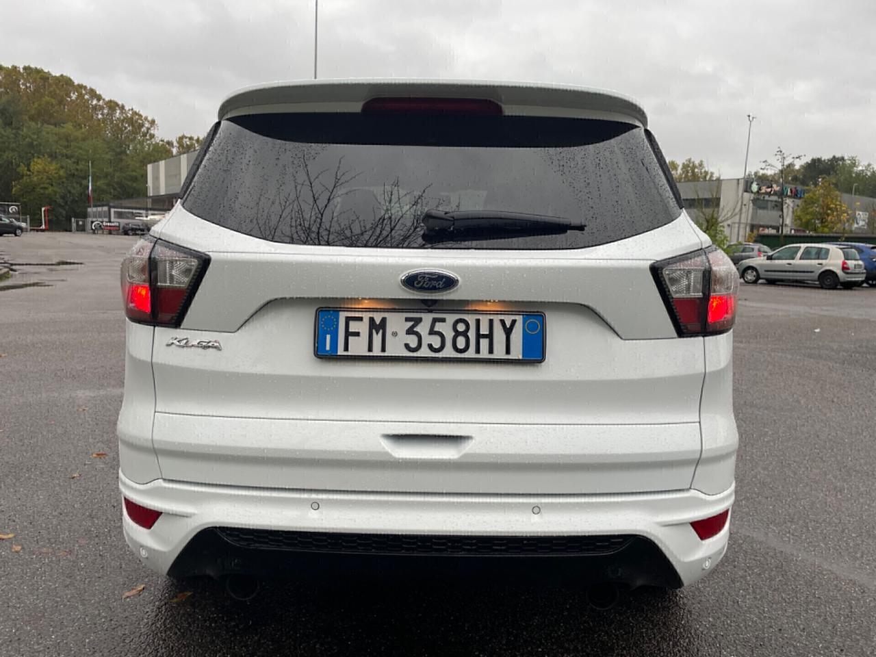 Ford Kuga 2.0 TDCI 150 CV 4WD ST-Line*Automatik*Navi*Pelle