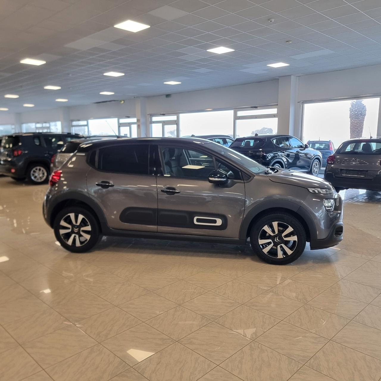 CITROEN C3 SHINE 1.2 BZ 110cv EAT6 Cambio automatico