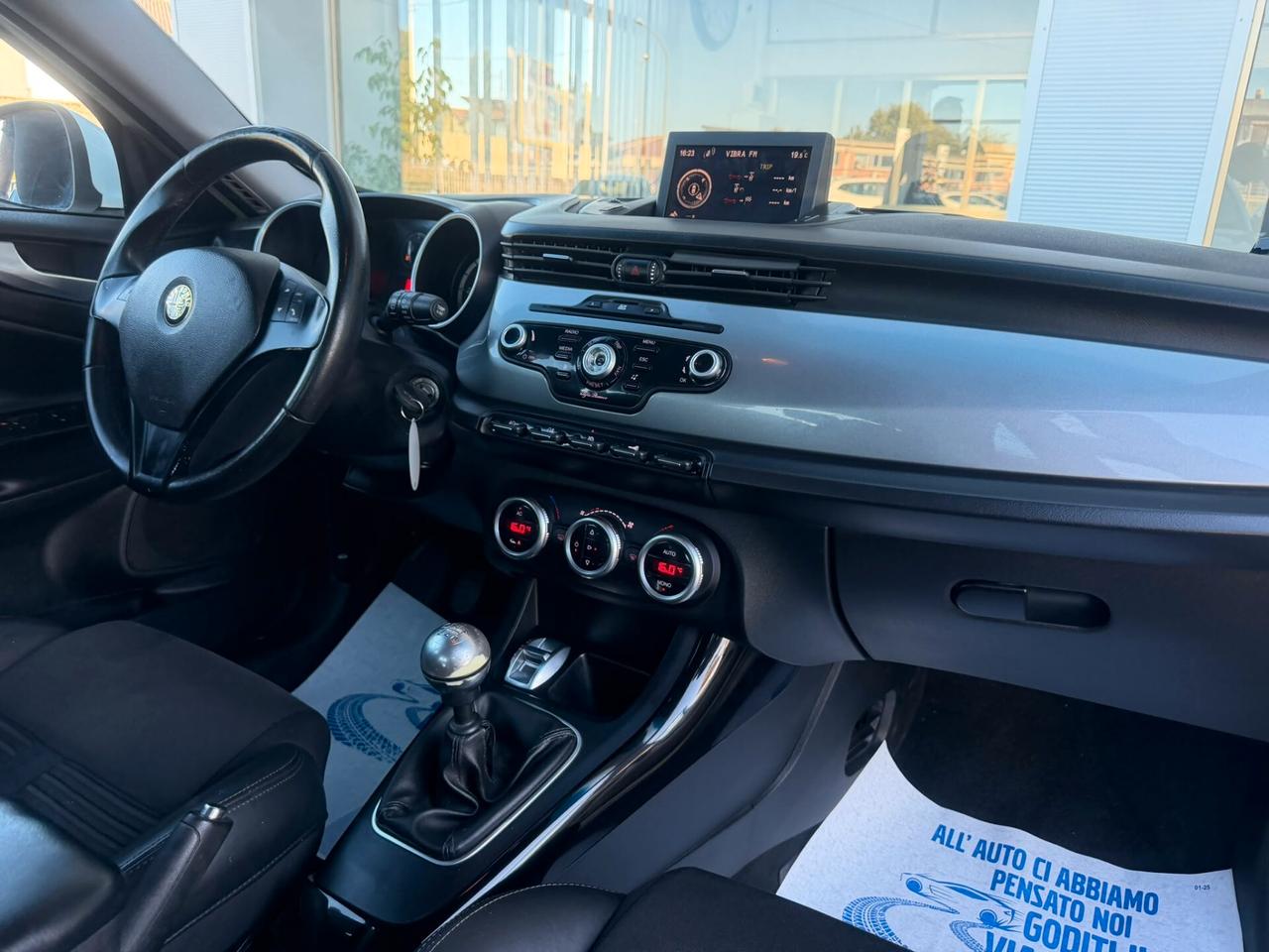 Alfa R. Giulietta 1.6 JTDm-2 105 CV Distinctive