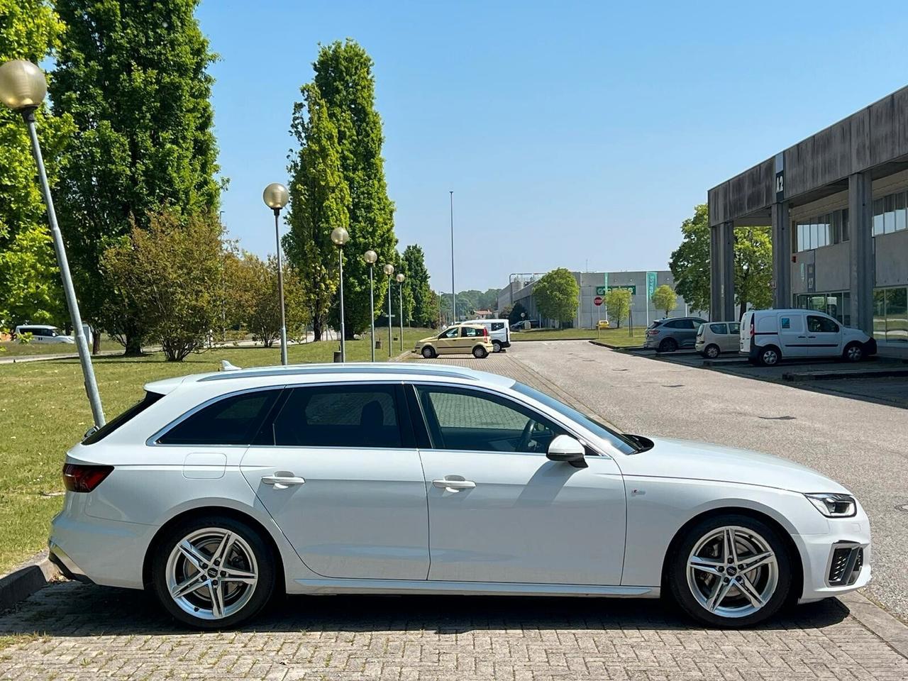 Audi A4 Avant 35 TDI/163 CV S tronic line