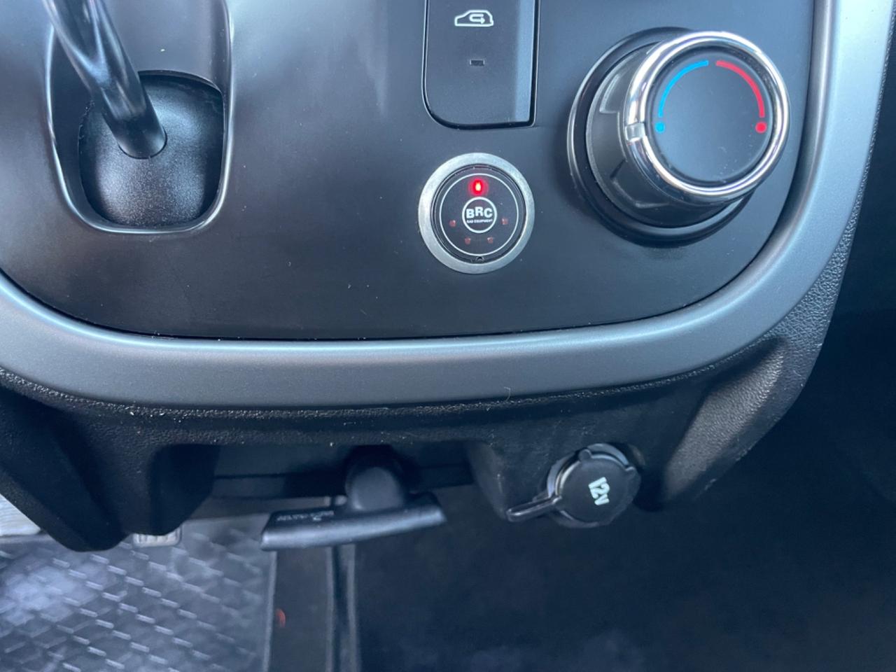 Mahindra KUV100 1.2 VVT M-Bifuel(GPL) K6+ GPL