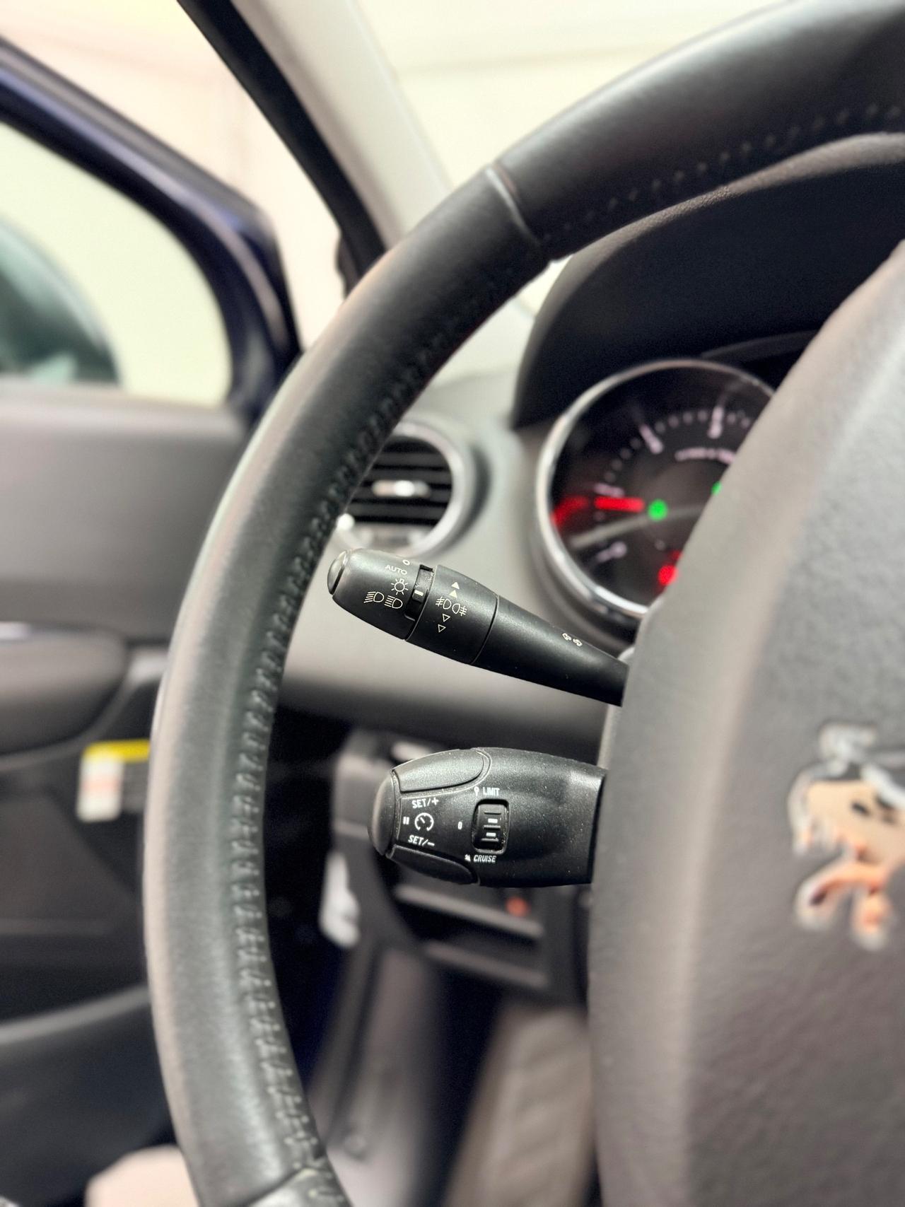 Peugeot 5008 1.6 HDi 112CV Business 5P. 04/2011 EURO 5 NEOPATENTATI