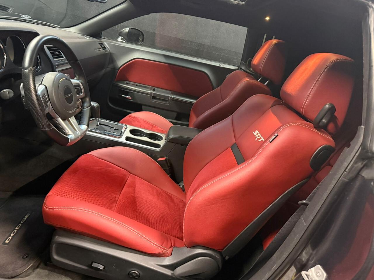 Dodge Challenger Srt