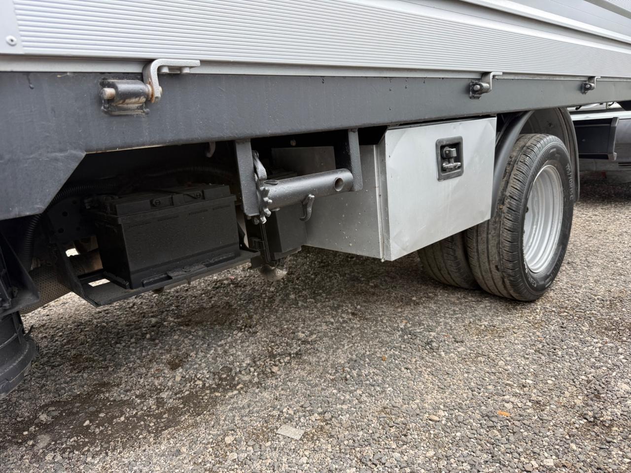 Nissan Cabstar 35.13 Cassone Fisso