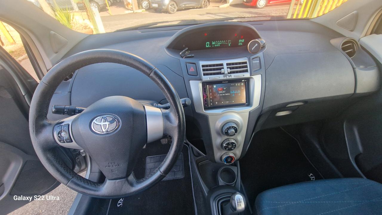 Toyota Yaris 1.0 5 porte Sol