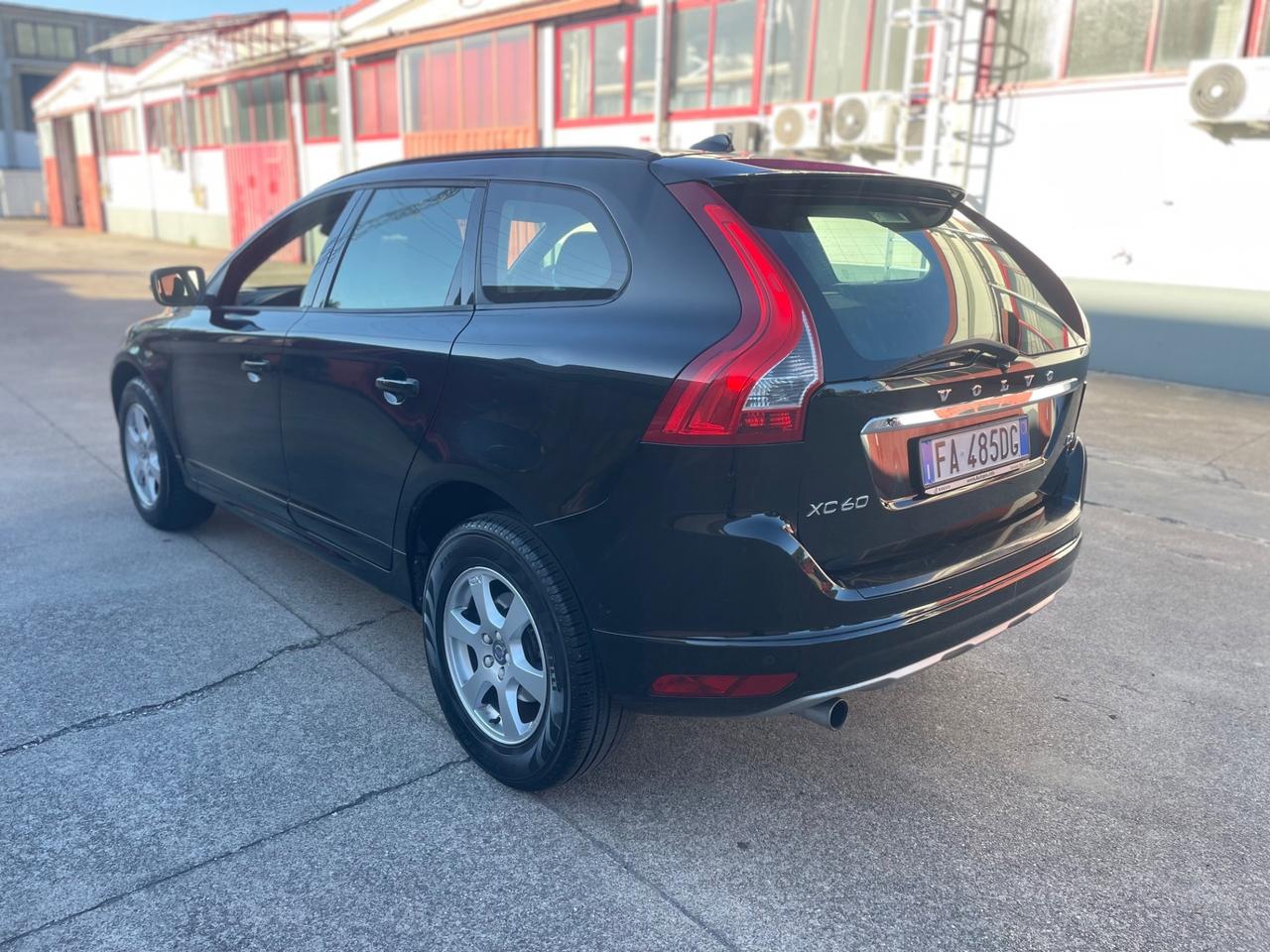 Volvo XC 60 XC60 D3 Geartronic R-design Kinetic