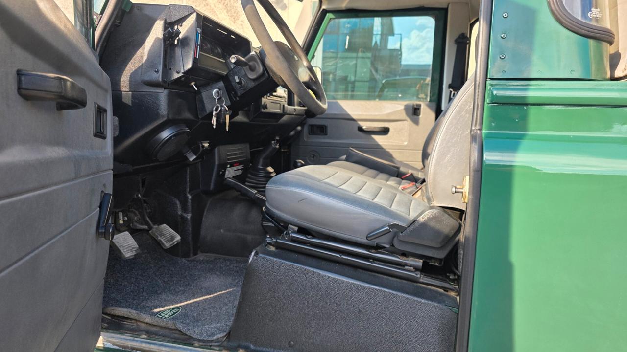 Land Rover Defender td5 pick up preparato omologato