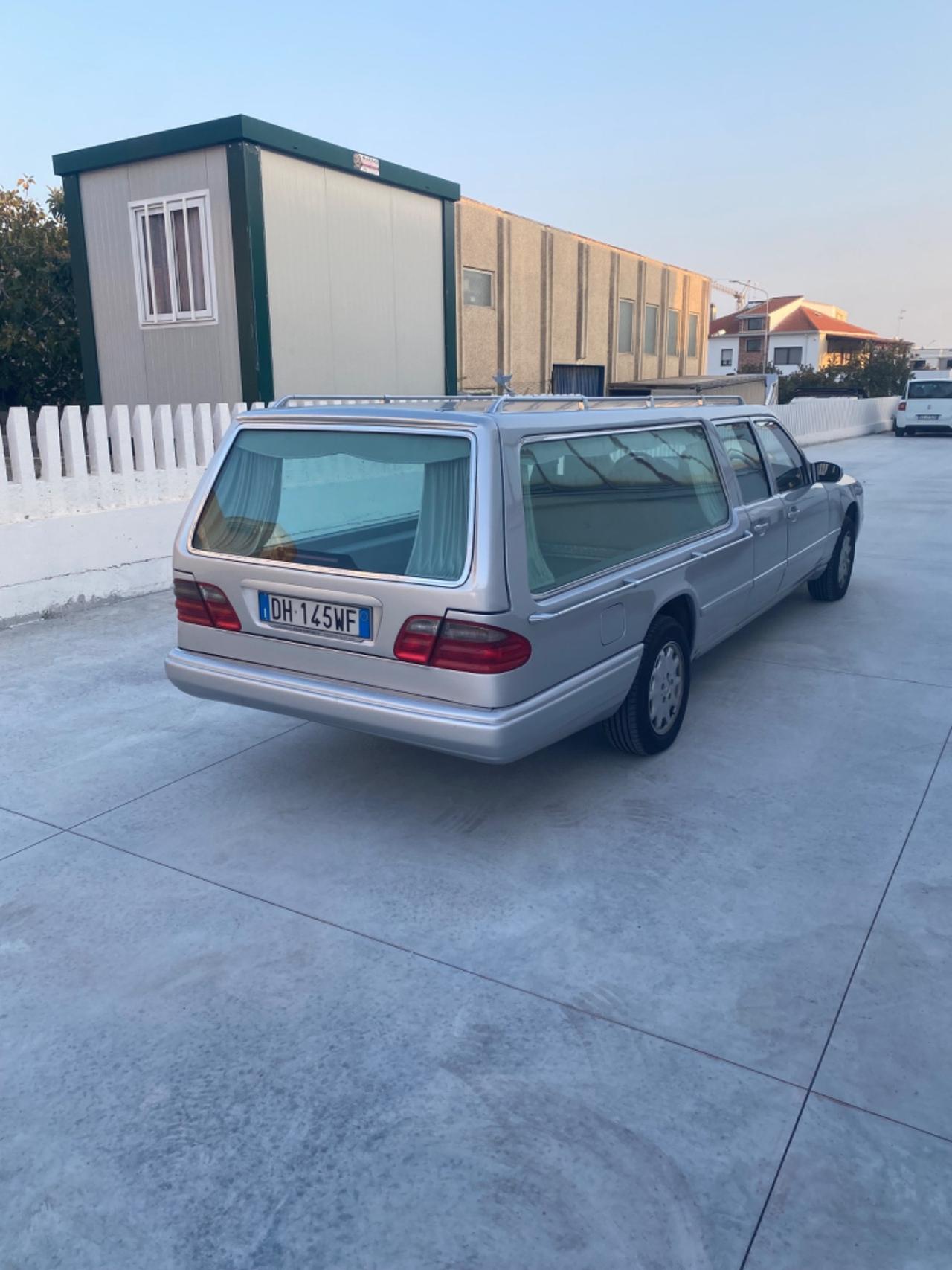 Mercedes allestimento auto funebre carro funebre