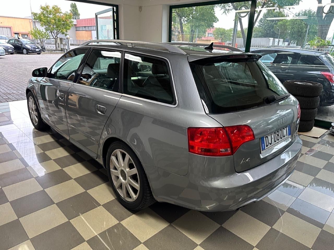 Audi A4 2.0 16V TDI S-LINE