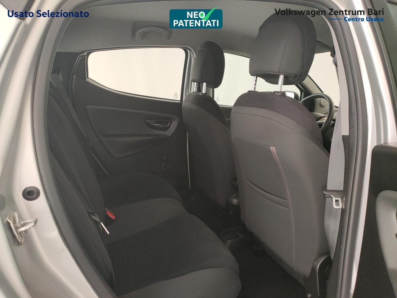 Lancia Ypsilon 0.9 t.air gold ecochic metano 80cv