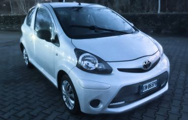Toyota Aygo 1.0 (UNICOPROPRIETARIO)12V VVT-i 3 porte Now Connect