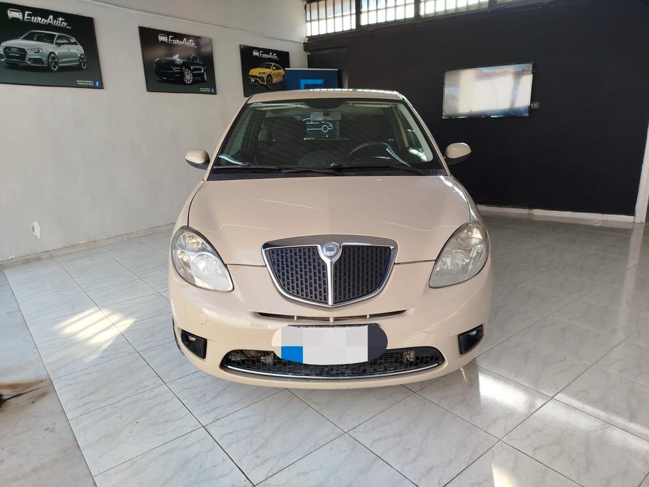 Lancia Ypsilon 1.4 benzina CON GARANZIA