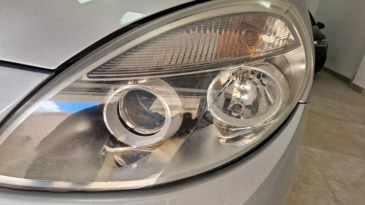 Lancia Ypsilon 1.2 69 CV Unyca