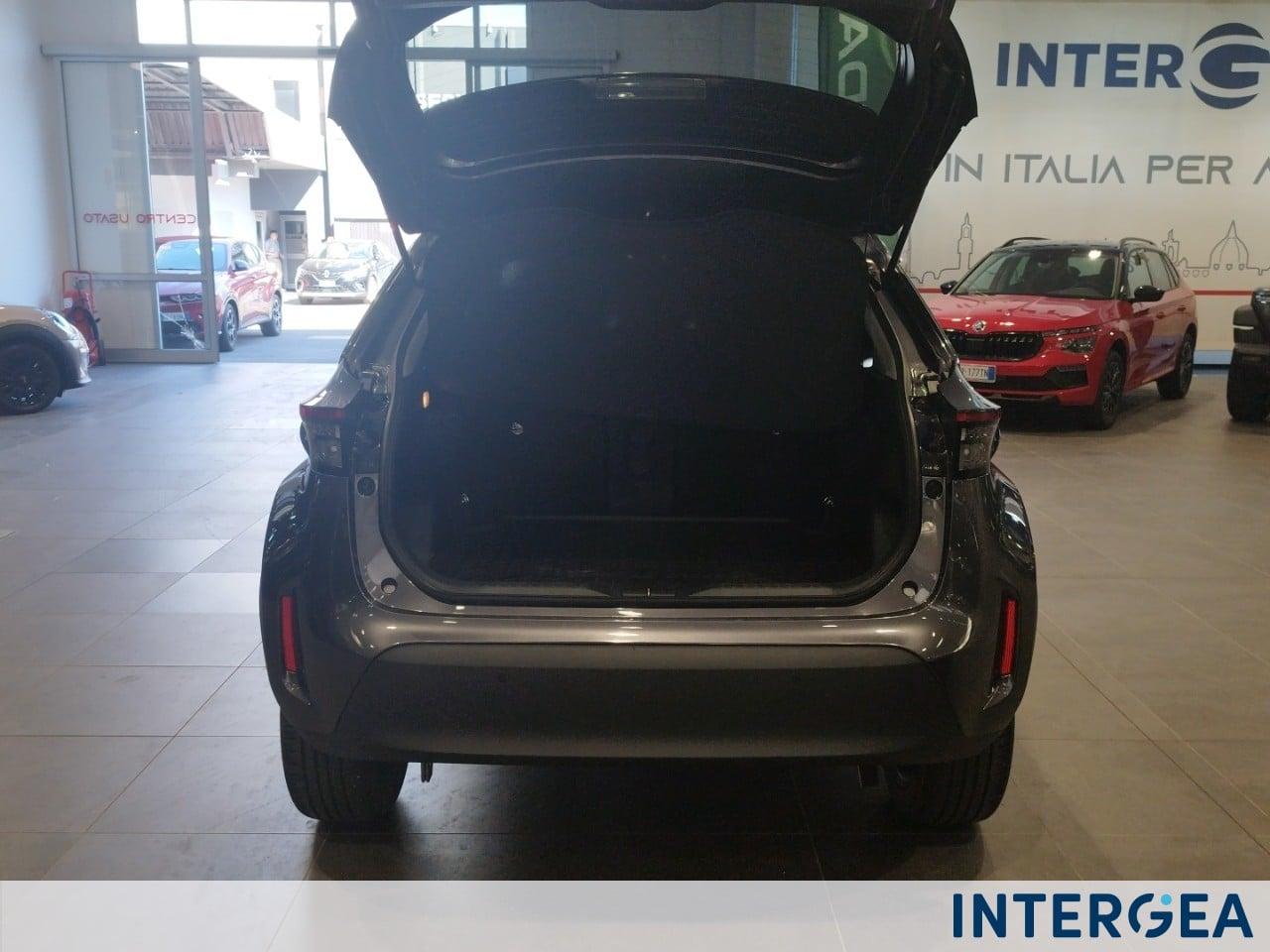 TOYOTA Yaris Cross 1.5h Lounge fwd 130cv e-cvt