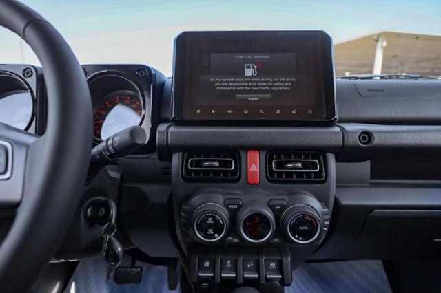 SUZUKI Jimny Nomade 1.5 GLX Autovettura 4 Posti Cambio Autom.