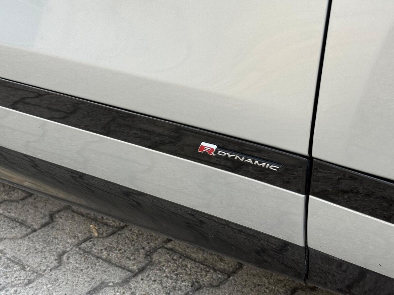 Evoque 2.0D Hybrid 163 CV R-Dynamic *N1 *Autocarro