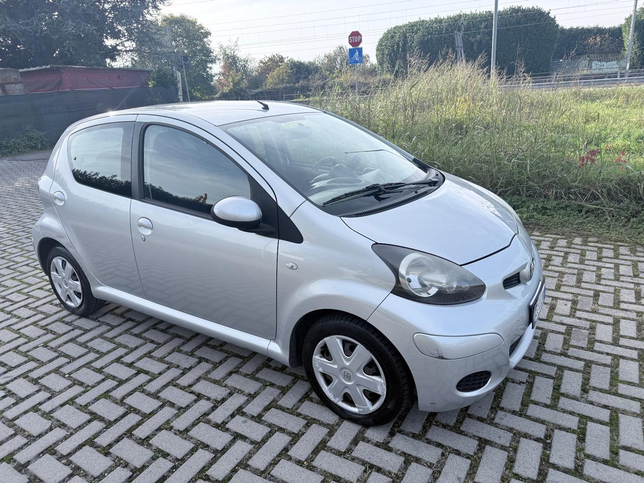 Toyota Aygo 1.0 12V VVT-i 5 porte Now Connect
