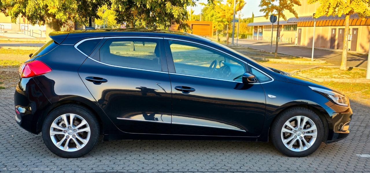 Kia Ceed full optional navi/ retrocamera Garanzia 12 mesi ok neopatentati