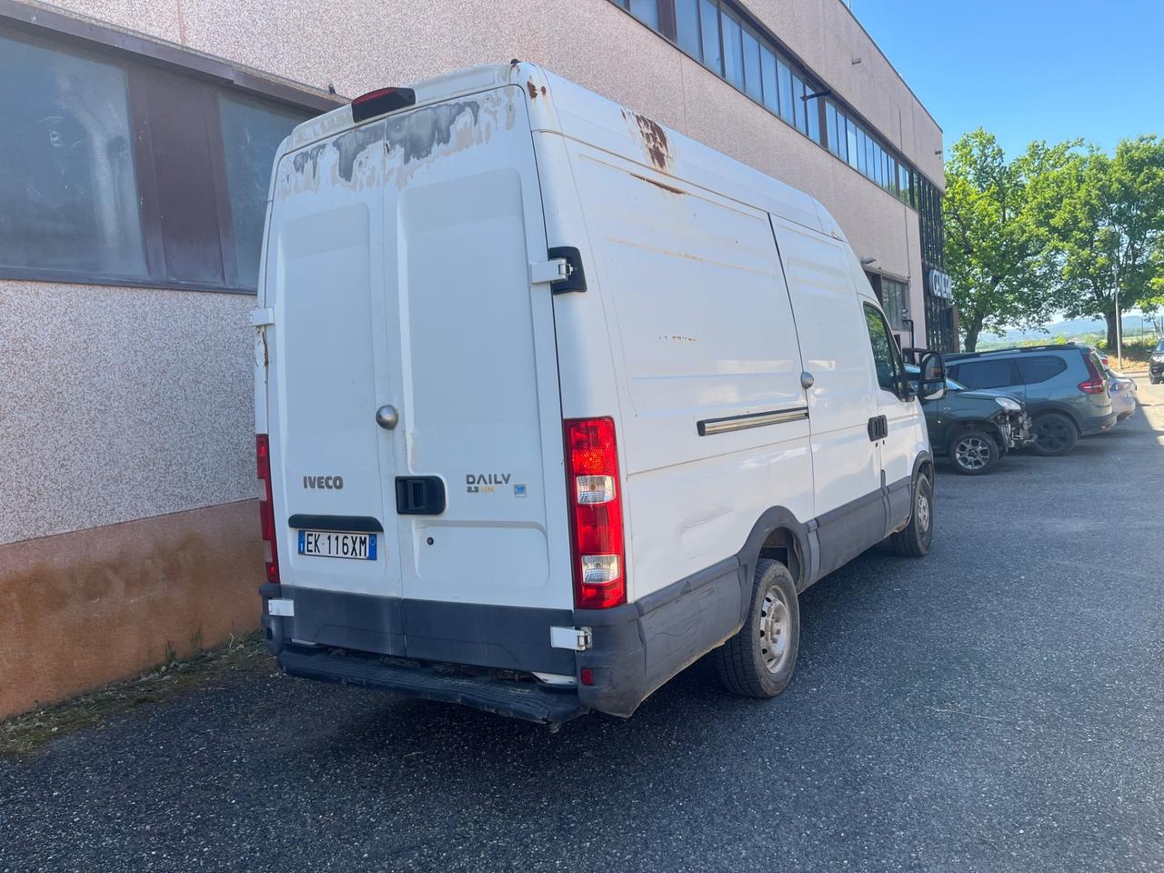 IVECO DAILY 2011 2.3 DIESEL FURGONATO 244.00 KM