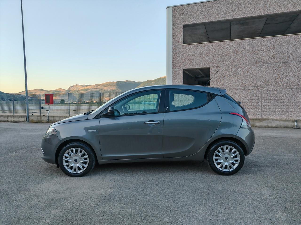 Lancia Ypsilon 1.2 69 CV Platinum