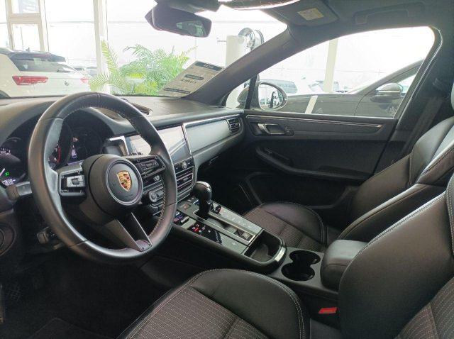 PORSCHE Macan 2.0 T