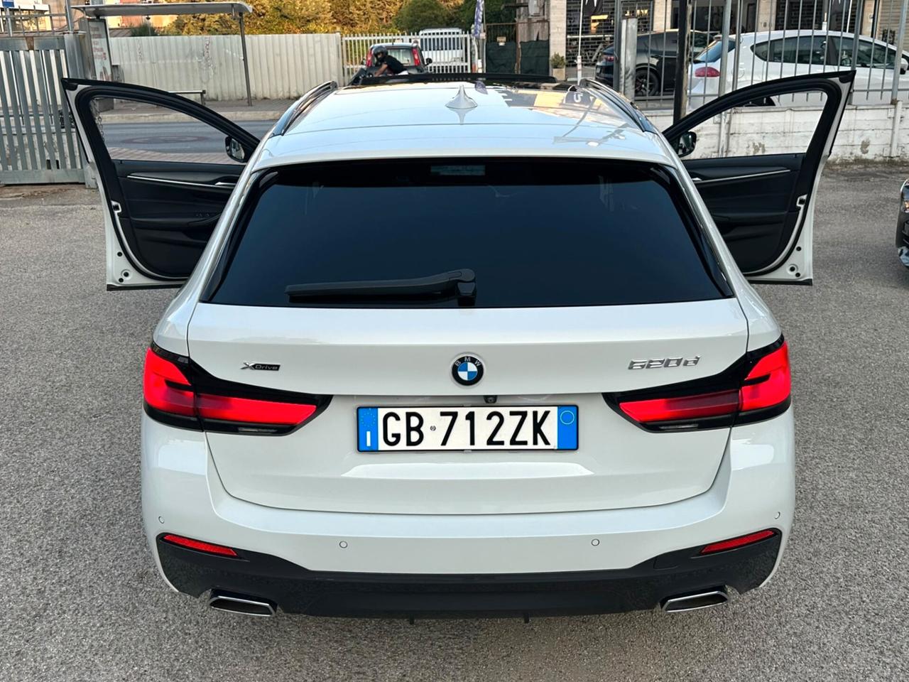 BMW 520D TOURING MSPORT XDRIVE