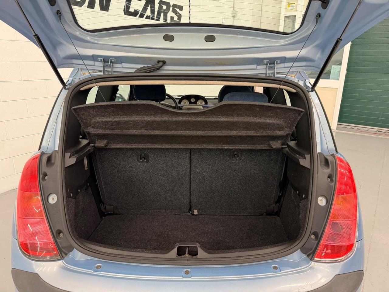 Lancia Ypsilon 1.4 16V Platino