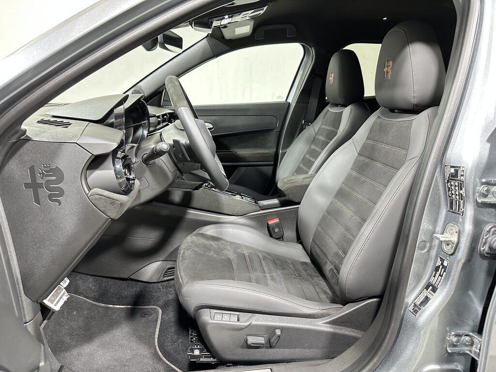 Alfa Romeo Junior 1.2 ibrida Q4 Intensa 145cv edct6