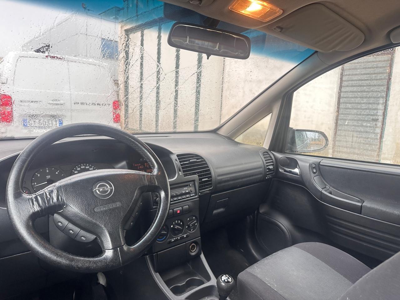 Opel Zafira 2.0d Elegance-2002 !!7 posti !!