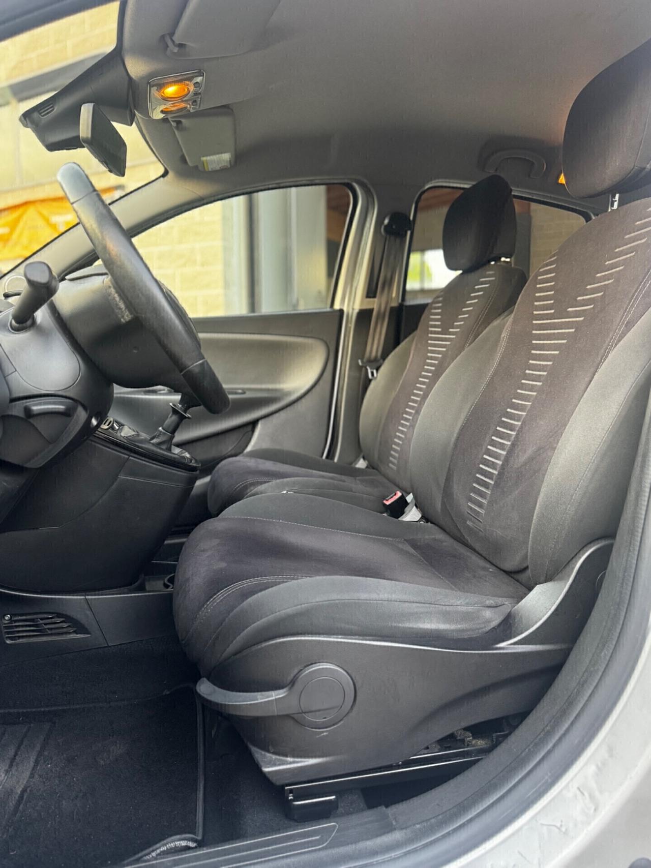 Lancia Ypsilon 1.2 69 CV 5 porte GPL Ecochic Platinum