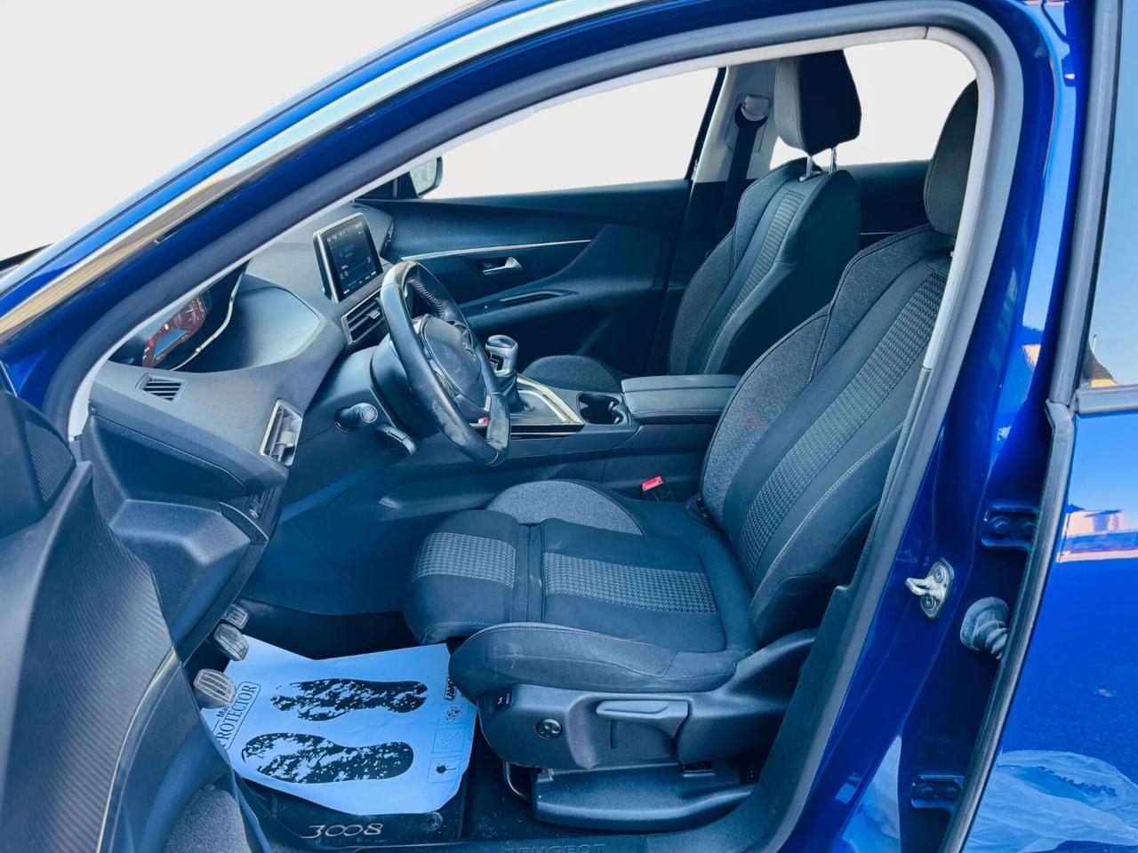 Peugeot 3008 1.5 BlueHDi Allure 2020 anche per neo