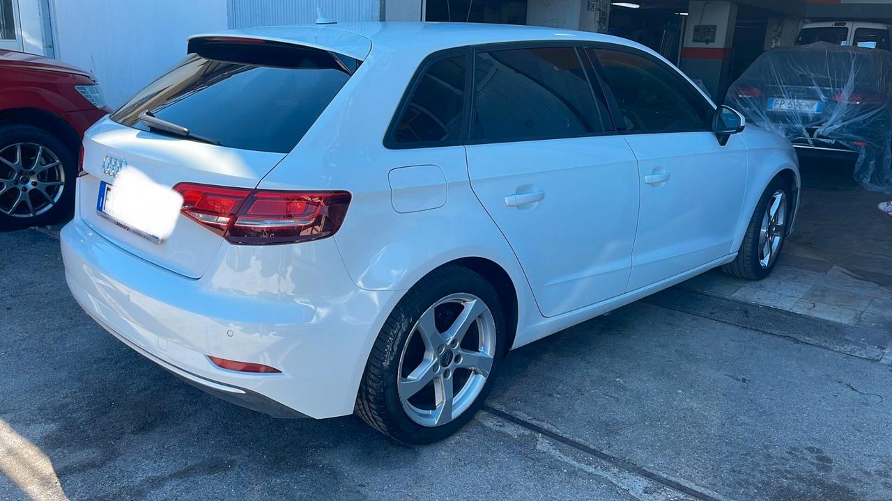 Audi A3 SPB 1.6 TDI 116 CV Design