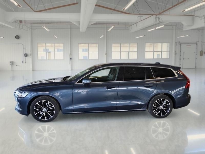 VOLVO V60 B4 D AUTOM. MOMENTUM BUSINESS PRO MY22 STATION WAGON