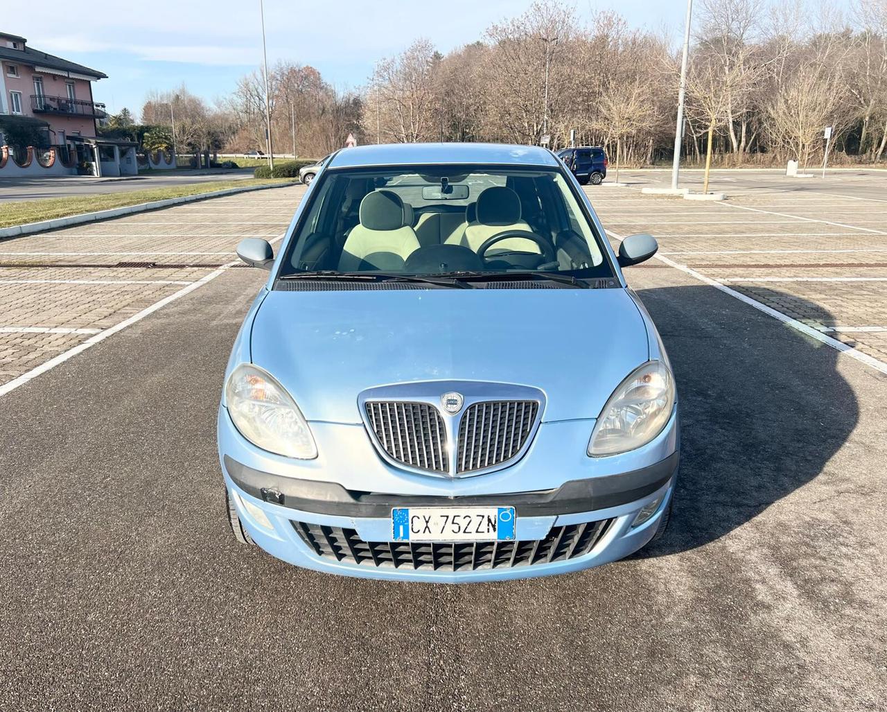 Lancia Ypsilon 1.2 16V Platino NEOPATENTATI