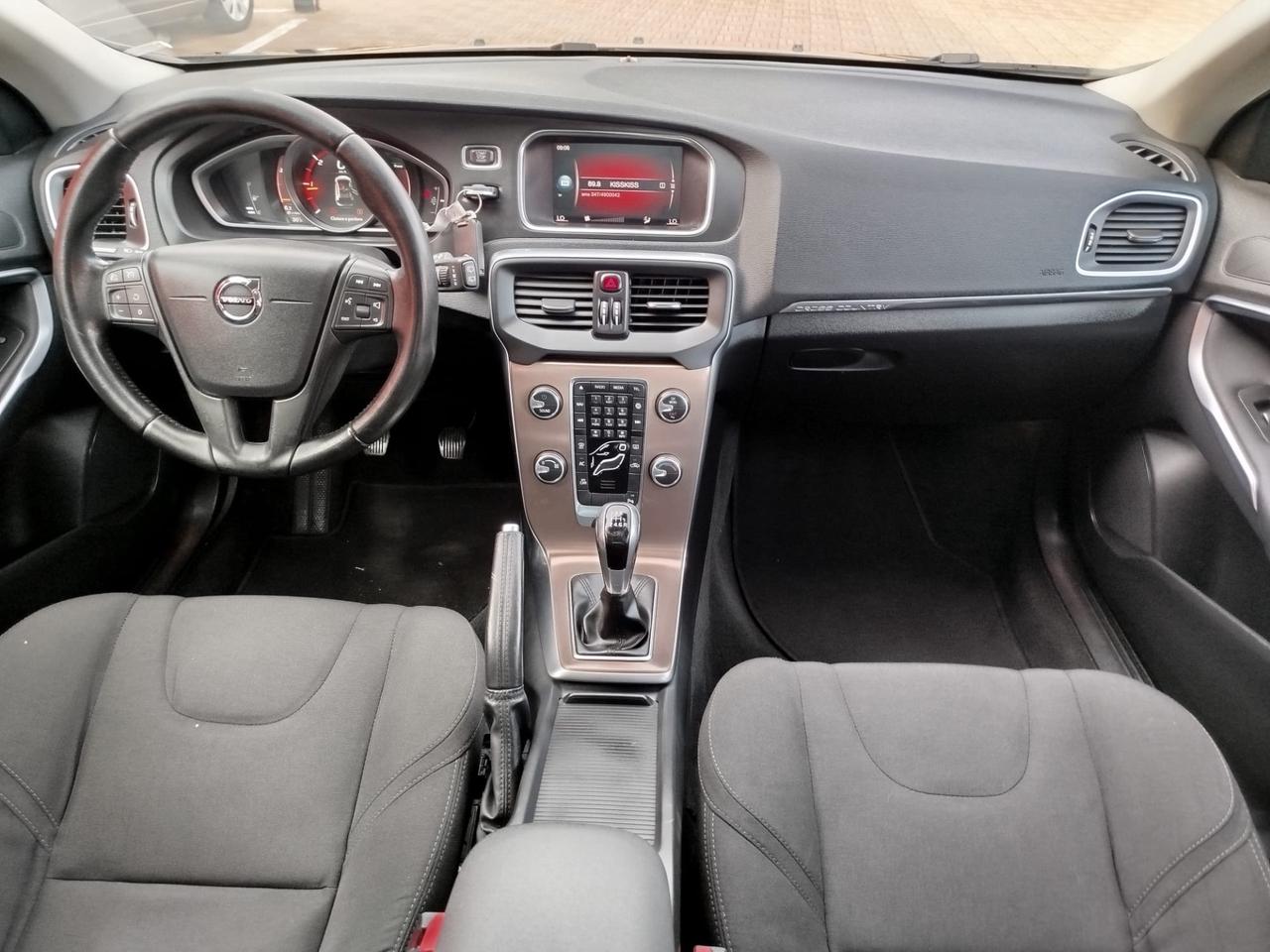 Volvo V40 Cross Country D2 136.000 KM