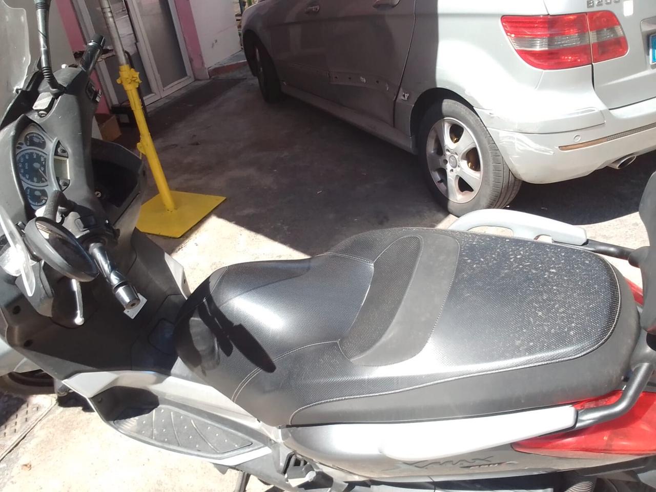YAMAHA XMAX 250