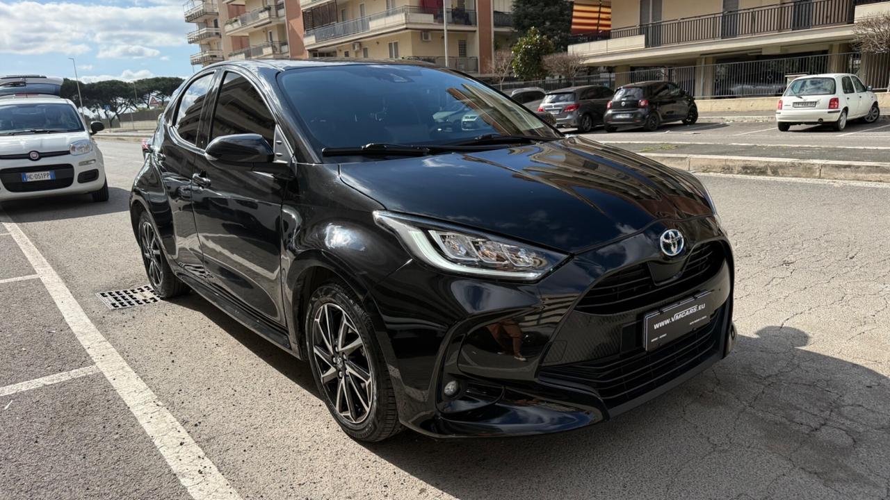 Toyota Yaris 1.5 Hybrid 5 porte StyleLED NAVI KAMERA PDC CLIMA AUTOMATICO BLUETOOTH CERCHI 17