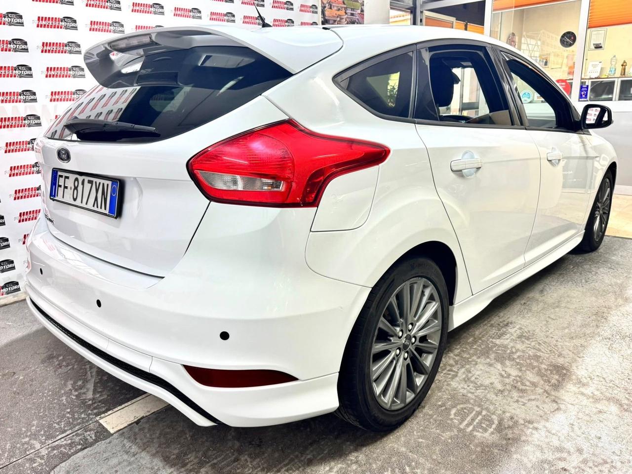 Ford Focus 1.5 TDCi 120 CV Start&Stop ST Line Business