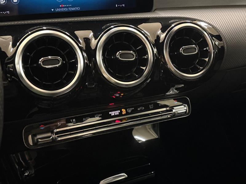 Mercedes CLA 220 220 D Premium 8G-DCT