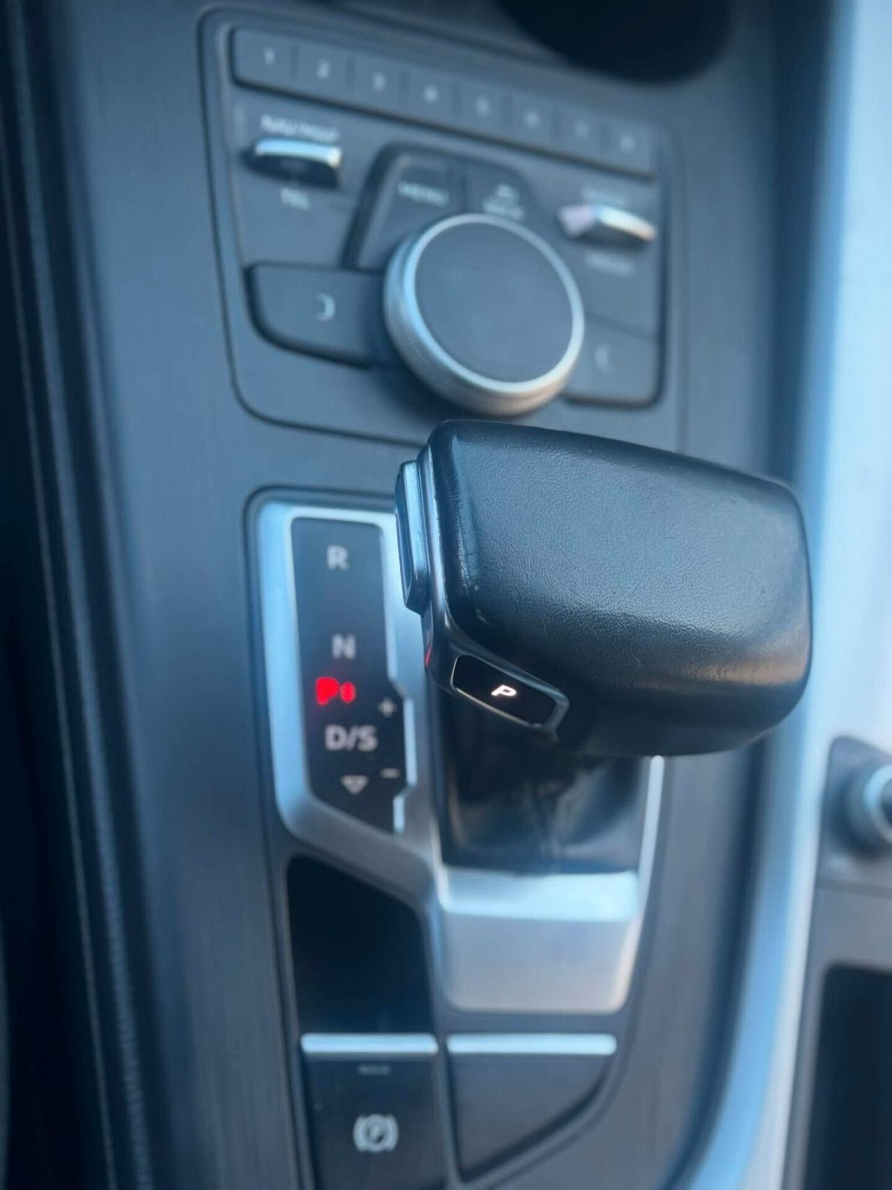 Audi A4 2.0 TDI 122 CV Anno 2018 Sline Euro6B