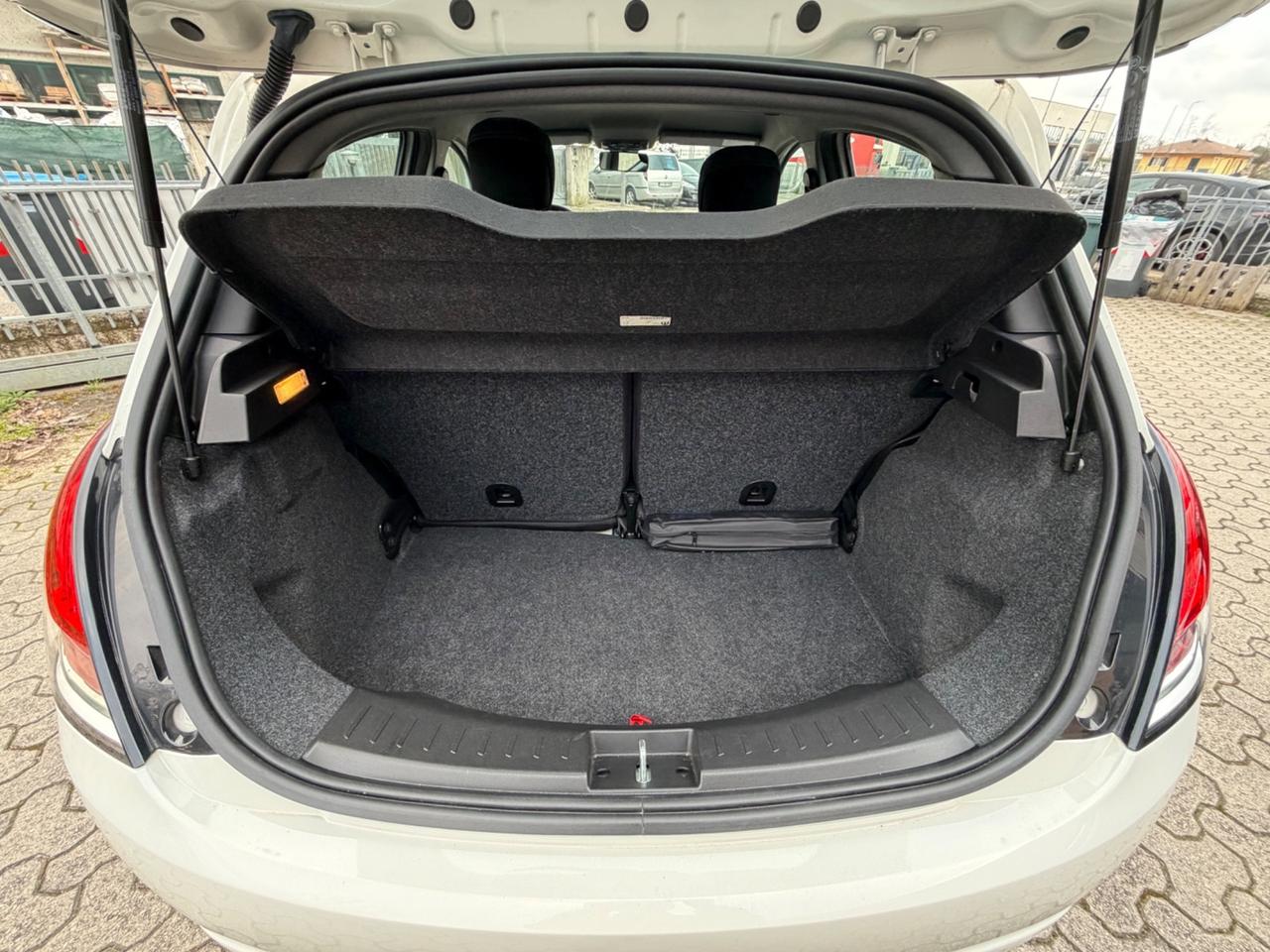 Lancia Ypsilon 1.2 69 CV 5 porte