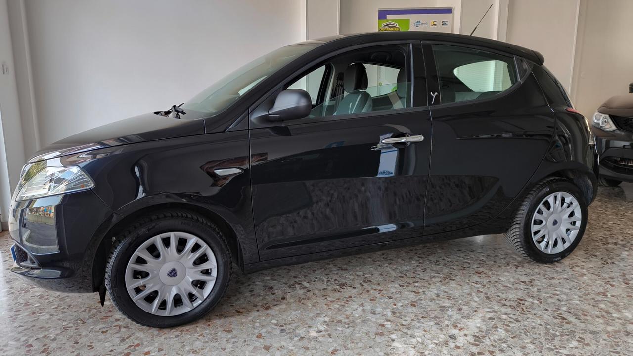 Lancia Ypsilon 1.2 69 CV 5 porte Gold