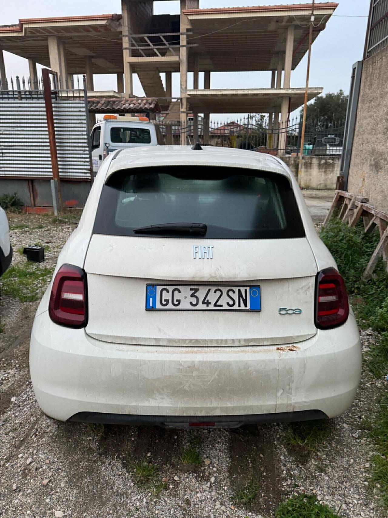 Fiat 500 500e Berlina 42 kWh La Prima