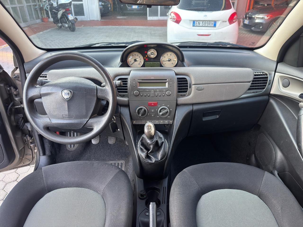 Lancia Ypsilon ADATTA A NEOPATENTATI 1.2 16V Argento