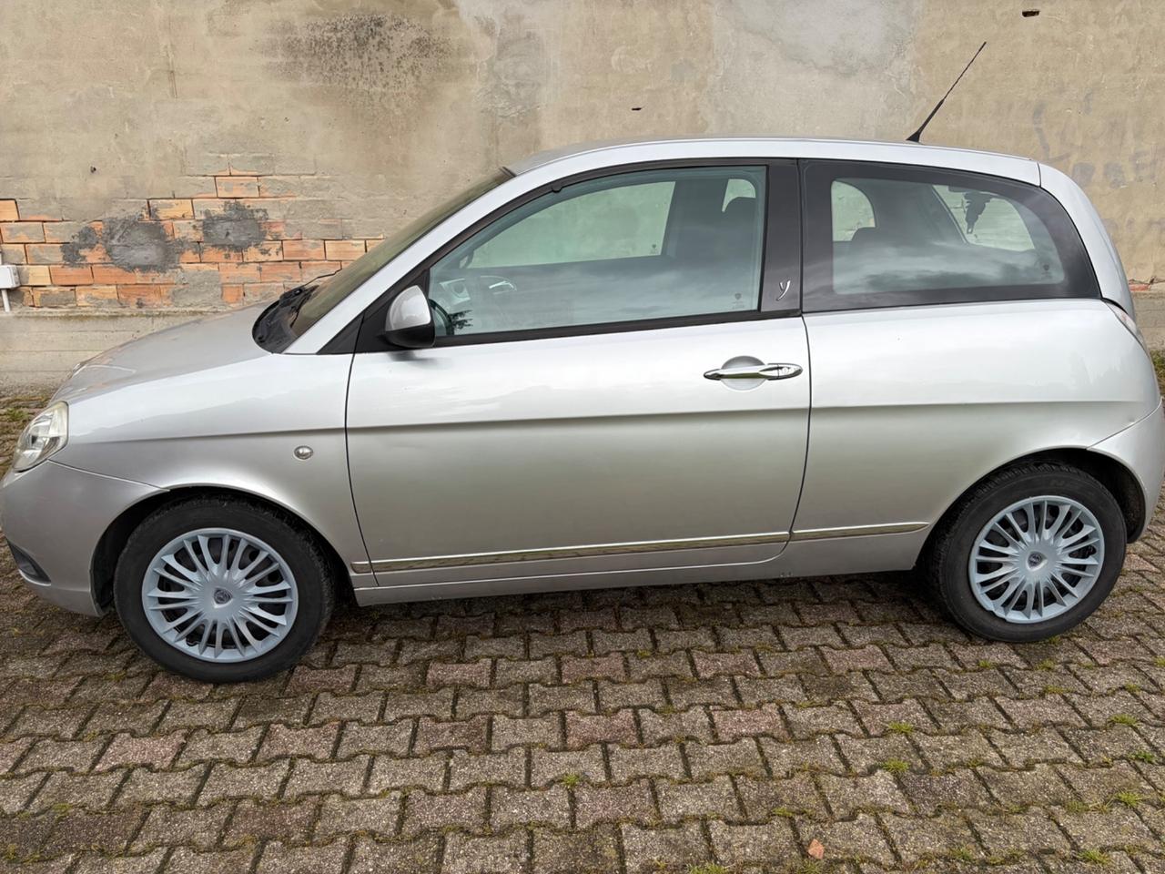 Lancia Ypsilon 1.2 BENZINA 2011