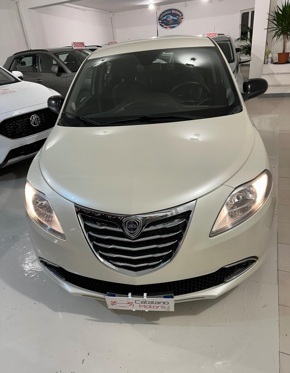 Lancia Ypsilon 1.2 69 CV 5 porte GPL Ecochic Silver